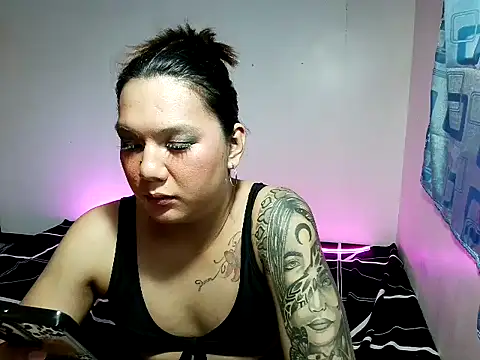 Snapshot of xNaughtymilesx chatting on 28, 4, 2026 xNaughtymilesx online show from 28, 4, 2026