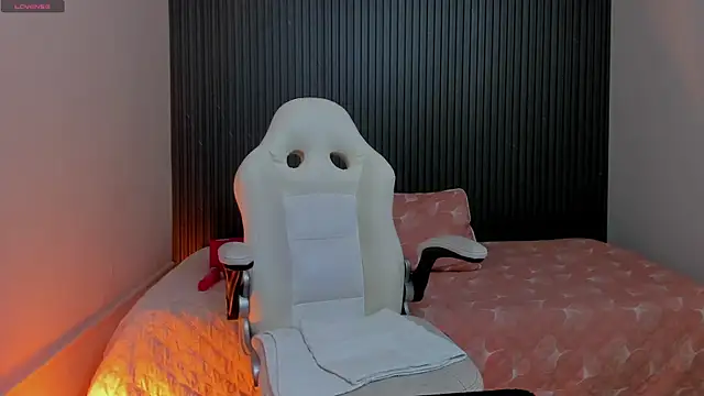 karola cute  online show from 21, 4, 2026