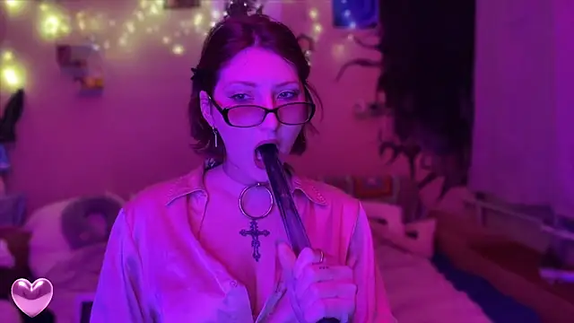 VelvetLiquorrr online show from 25, 2, 2026