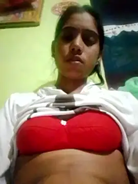 wifedesi7050 online show from 8, 4, 2026