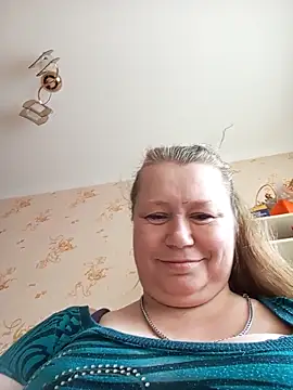 KiraStanton online show from 16, 4, 2026