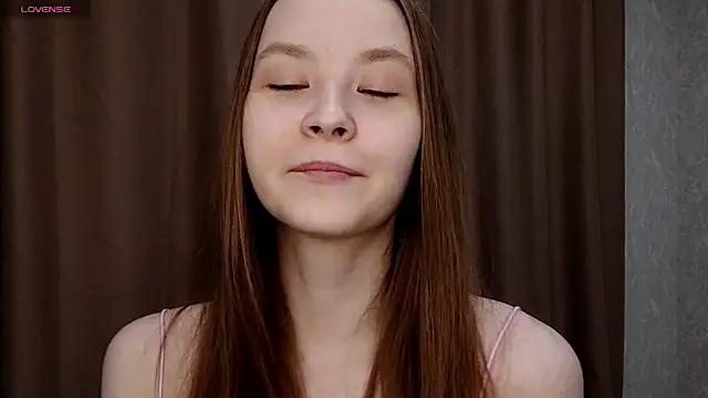 Snapshot of LeslieShay chatting on 28, 4, 2026 LeslieShay online show from 28, 4, 2026