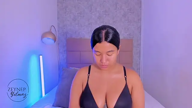 ZeynepYilmaz online show from 15, 4, 2026