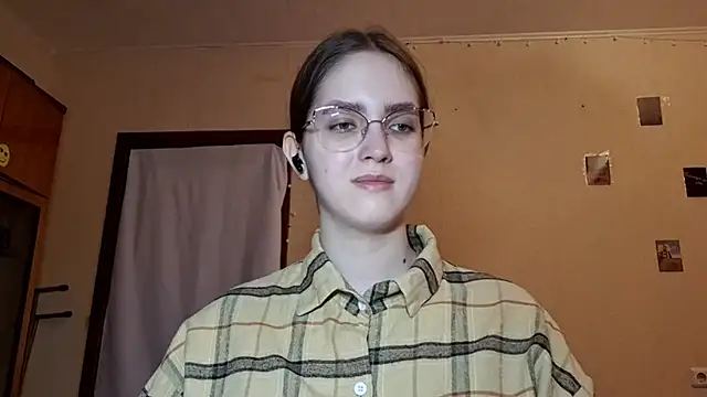 Snapshot of Katelemon chatting on 13, 4, 2026 Katelemon online show from 13, 4, 2026