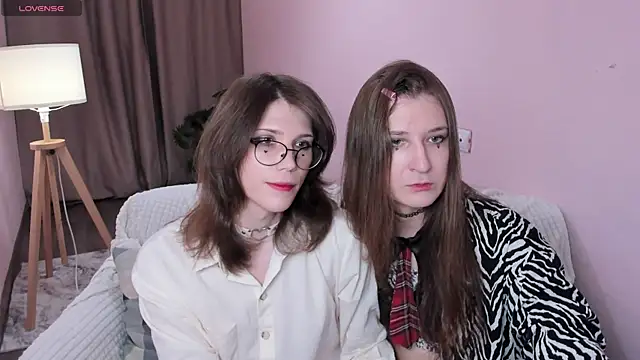 Snapshot of ZoriaLovesLuna chatting on 11, 4, 2026 ZoriaLovesLuna online show from 11, 4, 2026