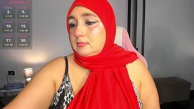 Snapshot of HijabiMilff chatting on 2, 6, 2026 HijabiMilff online show from 2, 6, 2026