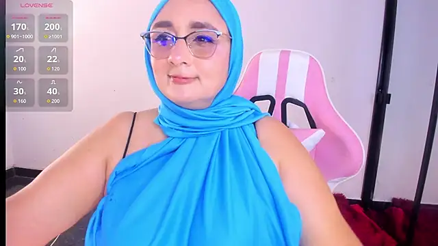 Snapshot of HijabiMilff chatting on 23, 6, 2026 HijabiMilff online show from 23, 6, 2026