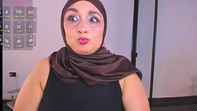 Snapshot of HijabiMilff chatting on 26, 6, 2026 HijabiMilff online show from 26, 6, 2026