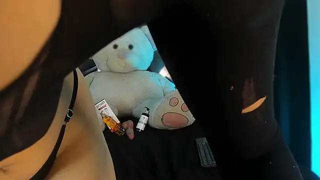 Venus in earth online show from 24, 2, 2026