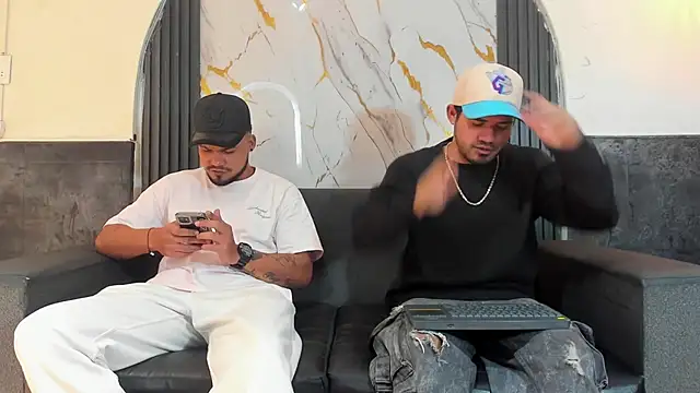 Snapshot of Latins_on_fire chatting on 7, 5, 2026 Latins on fire online show from 7, 5, 2026