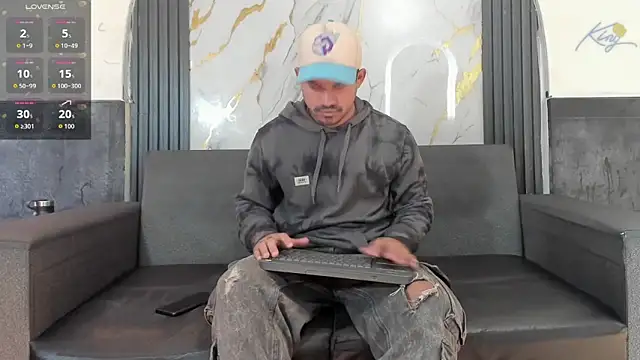 Snapshot of Latins_on_fire chatting on 20, 5, 2026 Latins on fire online show from 20, 5, 2026
