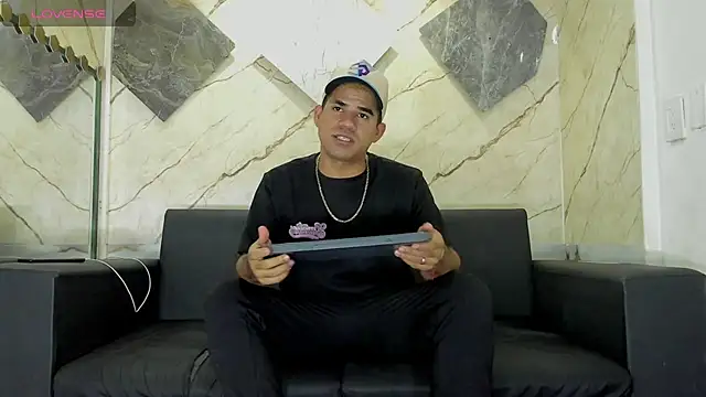 Snapshot of Latins_on_fire chatting on 21, 5, 2026 Latins on fire online show from 21, 5, 2026