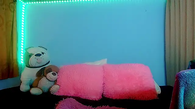 NikollThoms online show from 25, 3, 2026