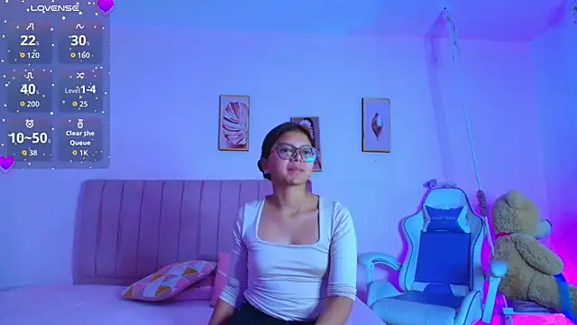 Snapshot of Zoow_bluussh chatting on 2, 3, 2026 Zoow bluussh online show from 2, 3, 2026