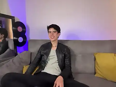 Stolas ying online show from 5, 3, 2026