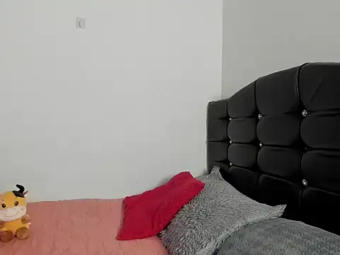 LatinaQueen23 online show from 6, 3, 2026