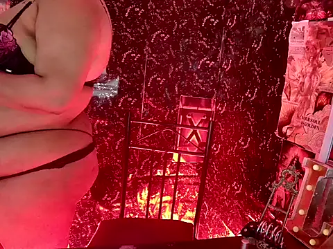 MistressMileenaMiami online show from 18, 5, 2026