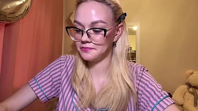 MiaCashe online show from 18, 4, 2026