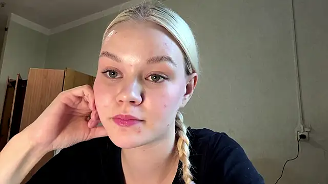 MiaCashe online show from 20, 7, 2026
