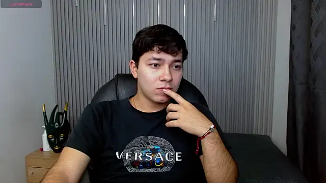 Julian Smith21 online show from 8, 4, 2026