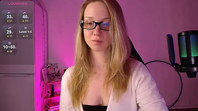 Snapshot of SatinSinner chatting on 1, 3, 2026 SatinSinner online show from 1, 3, 2026