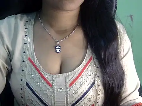 cute momo love online show from 7, 4, 2026