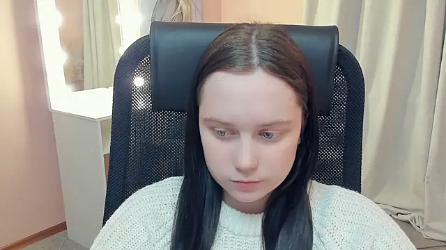 Snapshot of LynnaNull chatting on 24, 2, 2026 LynnaNull online show from 24, 2, 2026