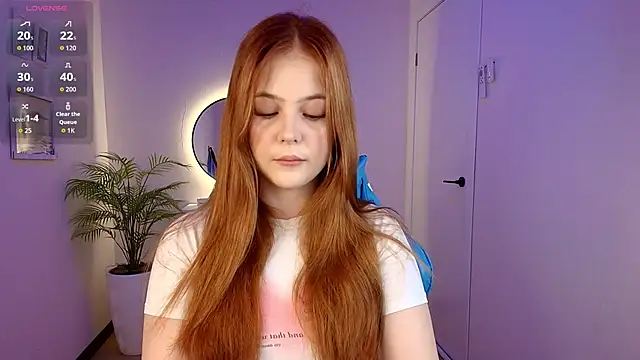 Elle Funning online show from 26, 3, 2026