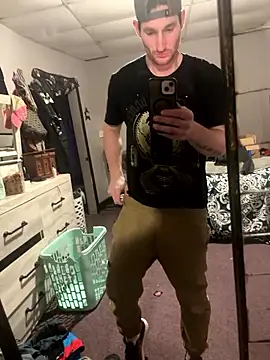 Snapshot of Aarondeweese27 chatting on 24, 2, 2026 Aarondeweese27 online show from 24, 2, 2026