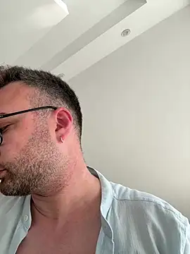 Snapshot of berkay977 chatting on 6, 6, 2026 berkay977 online show from 6, 6, 2026