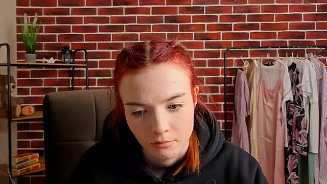 LauraaStokes online show from 5, 3, 2026