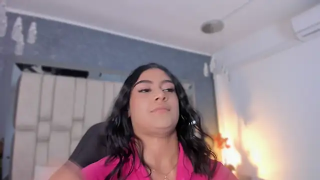 Snapshot of KatherineRuiz_ chatting on 21, 4, 2026 KatherineRuiz online show from 21, 4, 2026