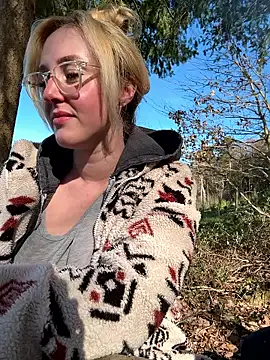 Snapshot of SherryBigTitts chatting on 2, 4, 2026 SherryBigTitts online show from 2, 4, 2026