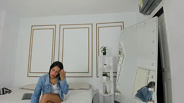 emily gaviria1 online show from 26, 3, 2026