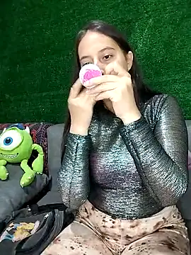 Snapshot of MaskedLatinaX chatting on 22, 4, 2026 MaskedLatinaX online show from 22, 4, 2026