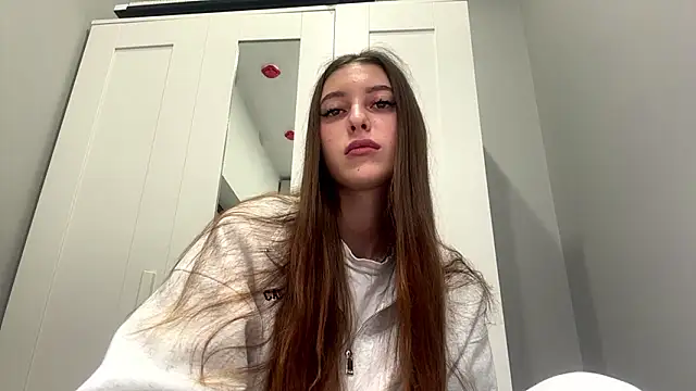 selena favn online show from 4, 3, 2026