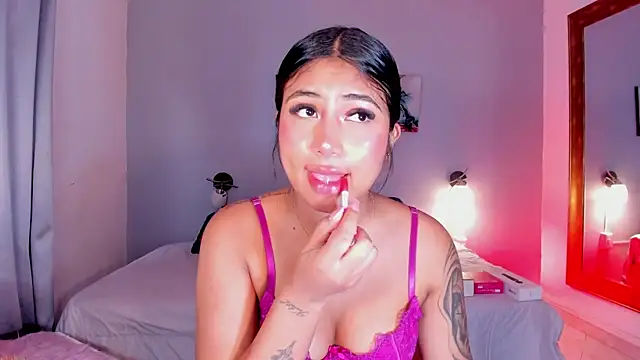 Snapshot of KimTaylorW chatting on 18, 7, 2026 KimTaylorW online show from 18, 7, 2026