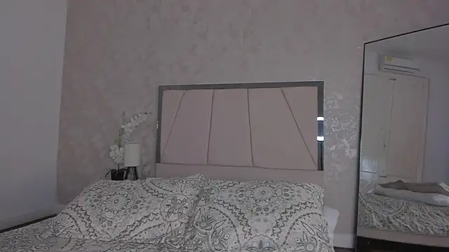 Arii wilde online show from 14, 4, 2026