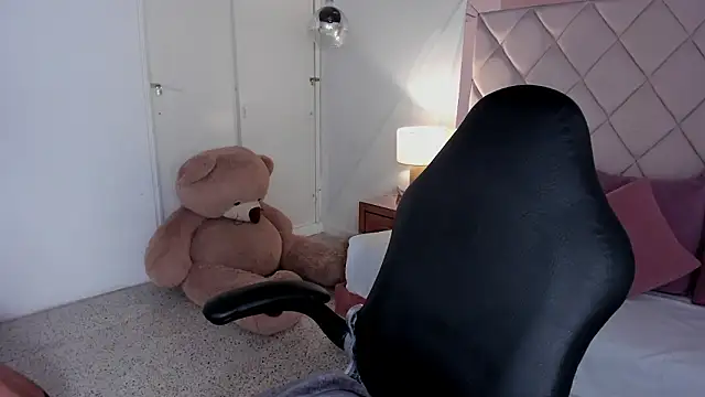 dulce lyraa1 online show from 19, 3, 2026