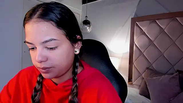 dulce lyraa1 online show from 4, 6, 2026