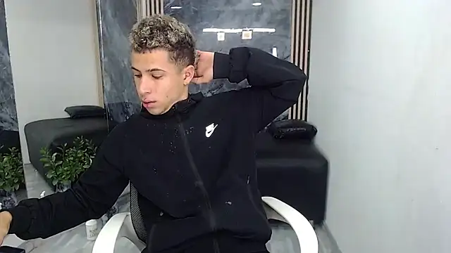 Hollmanhot online show from 17, 4, 2026