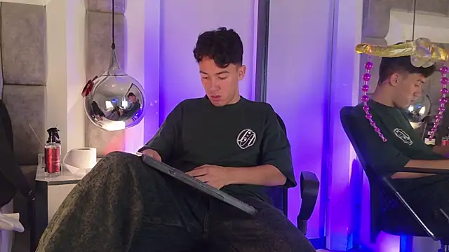 Snapshot of Austin_Reedss chatting on 12, 5, 2026 Austin Reedss online show from 12, 5, 2026