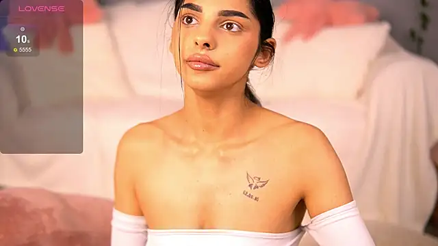 AvaCalvert online show from 16, 4, 2026