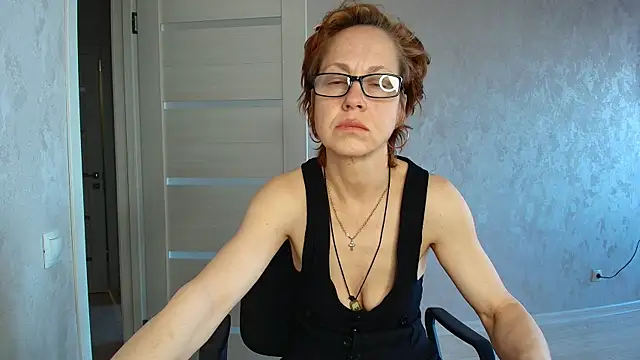 LioraWeiss online show from 17, 4, 2026