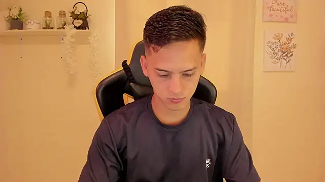 Snapshot of sexy_andres01 chatting on 7, 3, 2026 sexy andres01 online show from 7, 3, 2026