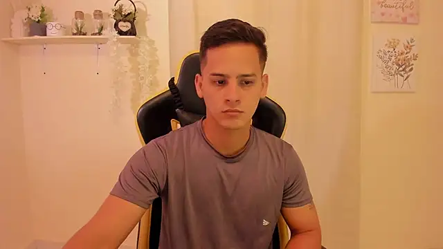 Snapshot of sexy_andres01 chatting on 12, 3, 2026 sexy andres01 online show from 12, 3, 2026