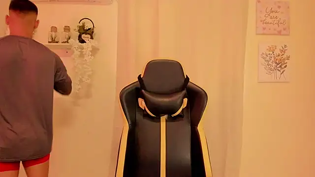 Snapshot of sexy_andres01 chatting on 18, 3, 2026 sexy andres01 online show from 18, 3, 2026