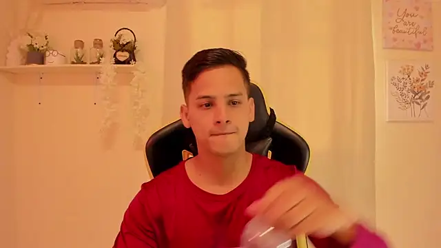 Snapshot of sexy_andres01 chatting on 9, 4, 2026 sexy andres01 online show from 9, 4, 2026