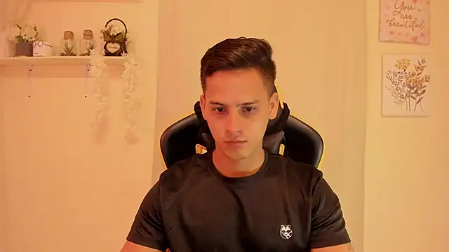 Snapshot of sexy_andres01 chatting on 11, 4, 2026 sexy andres01 online show from 11, 4, 2026