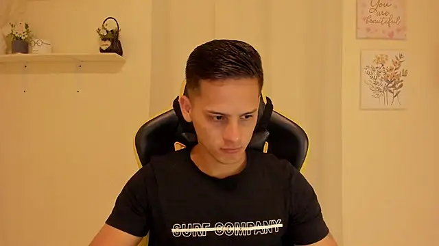 sexy andres01 online show from 24, 5, 2026